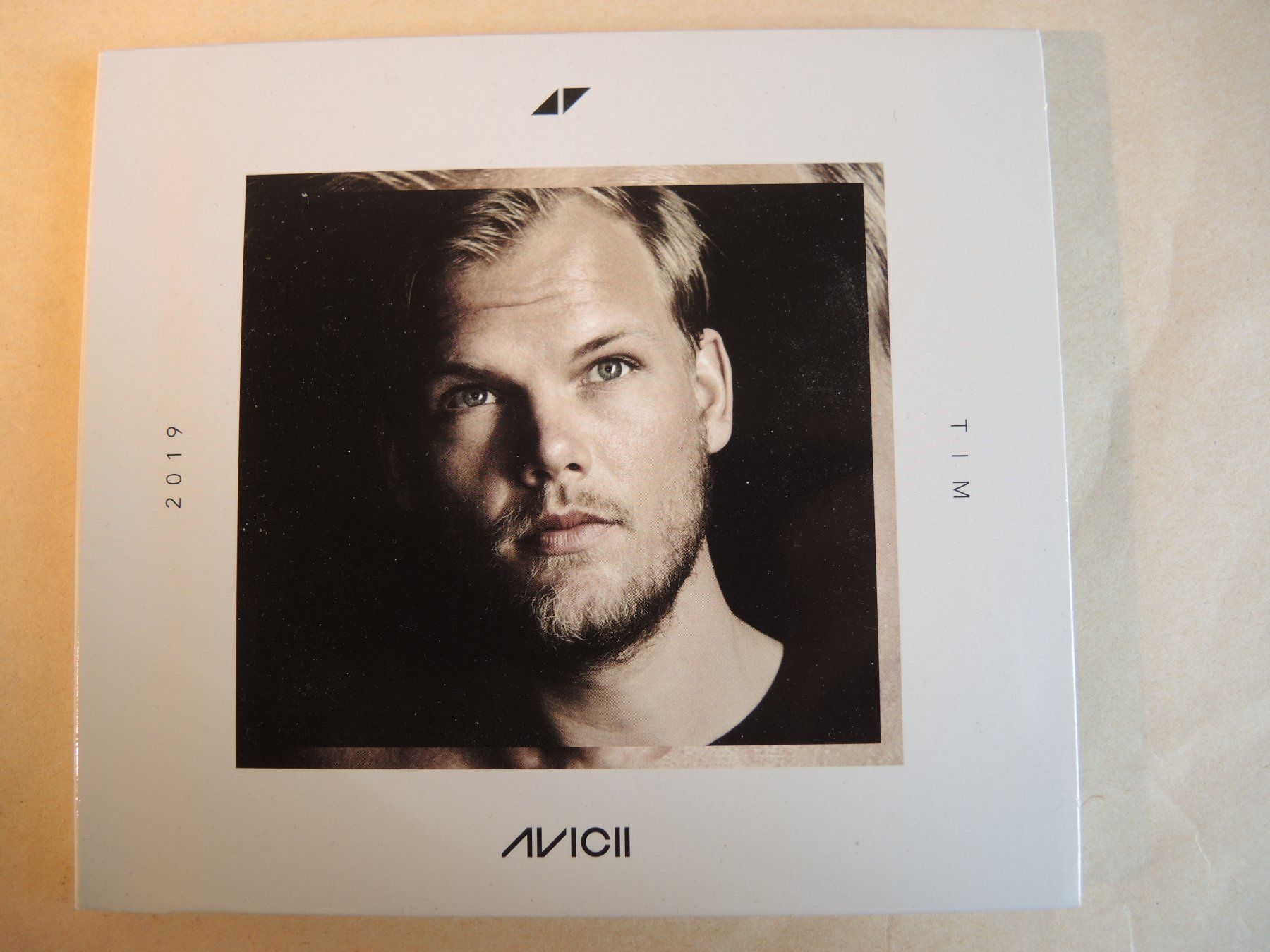 CD: Avicii - TIM  Bergling  2019 - CD  Top Zustand – Usato da Rorschach venduto da maeck8