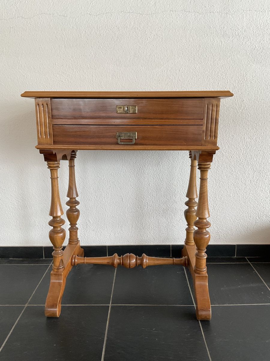 Cassettiere: Altes Nähtischchen – Usato da Solothurn venduto da Optaia0