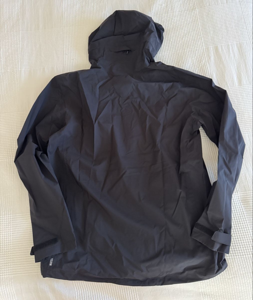 Odlo Giacche: Odlo Regenjacke NEU Grösse L – Nuovo (secondo la descrizione) da Trélex venduto da stripedthrift 2