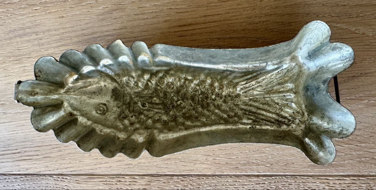 Teglie da forno: Antike Backform Fisch Weissblech 23.5 cm – Usato da Rothrist venduto da Luckywinner 2