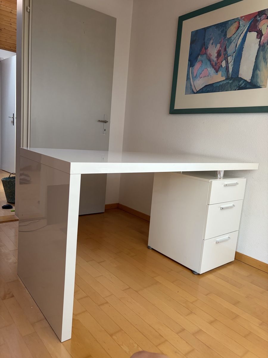 Scrivanie: Schreibtisch weiß – Usato da Freidorf TG venduto da ibipatria