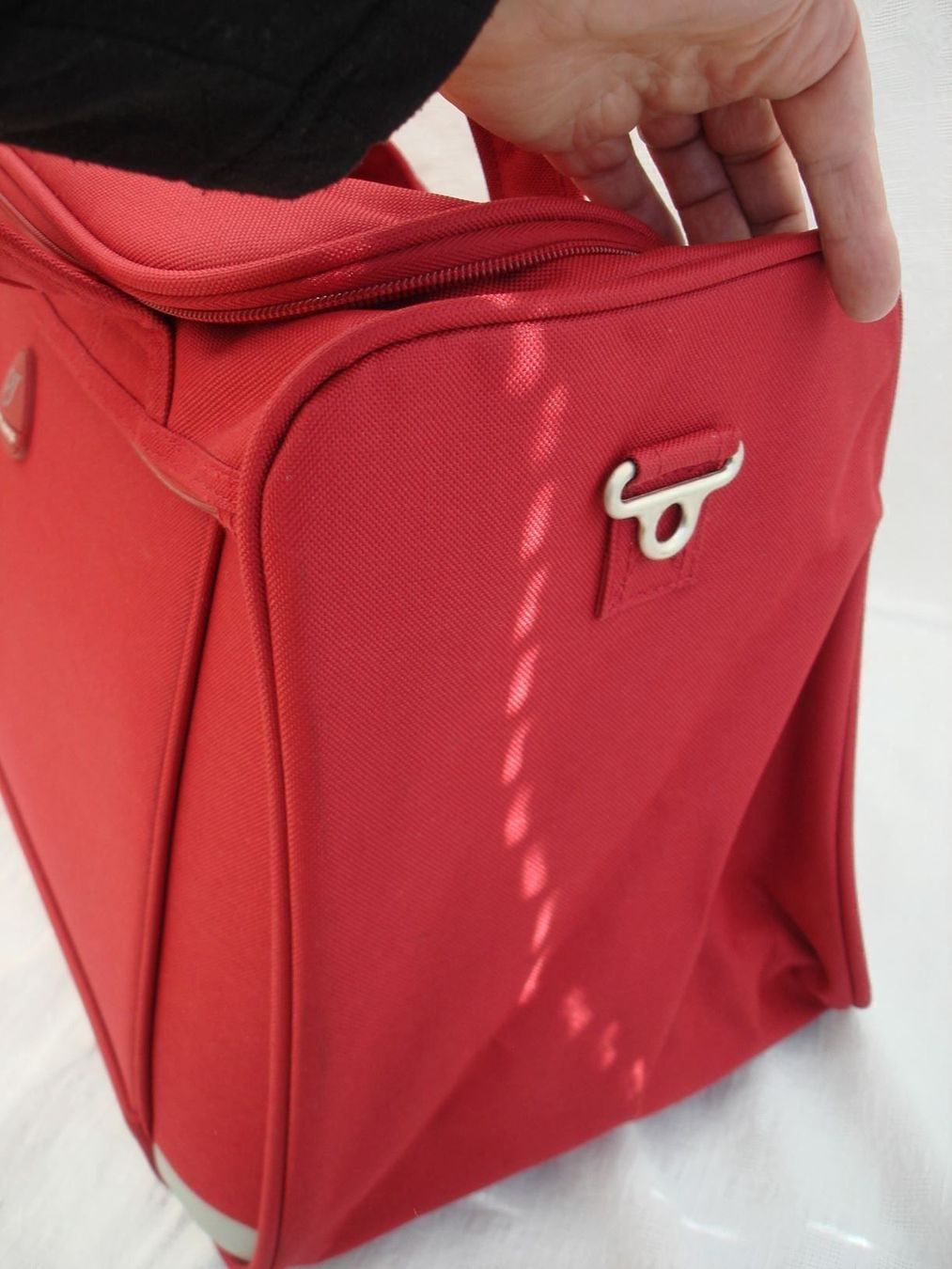 Taschen: Sport-/ Reisetasche rot, neu – Neu und originalverpackt aus Bern von antigua13 4