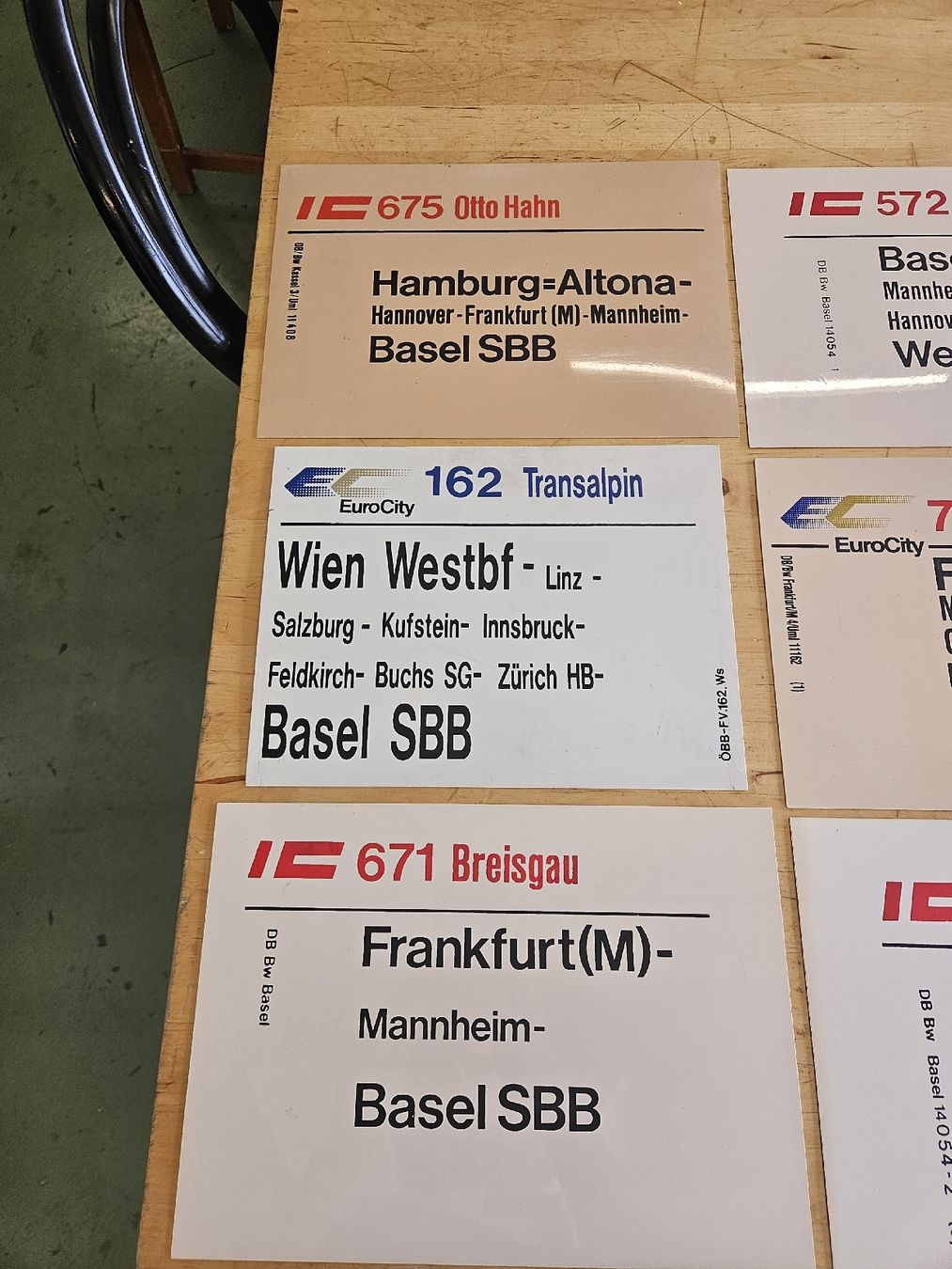 SBB/CFF/FFS Schilder: Zuglaufschild Deutsche Bahn / SBB – Gebraucht aus Pratteln von Cartonsducoeur_bl 1