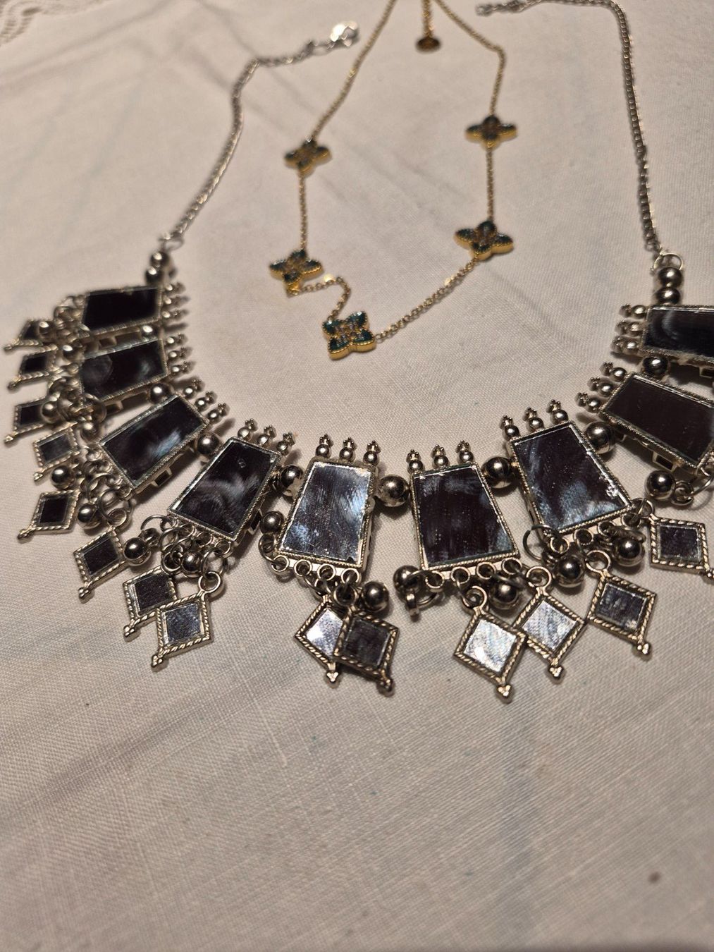 Catenine: 2 colliers fantaisie – Usato da charmoille venduto da mir_my9f