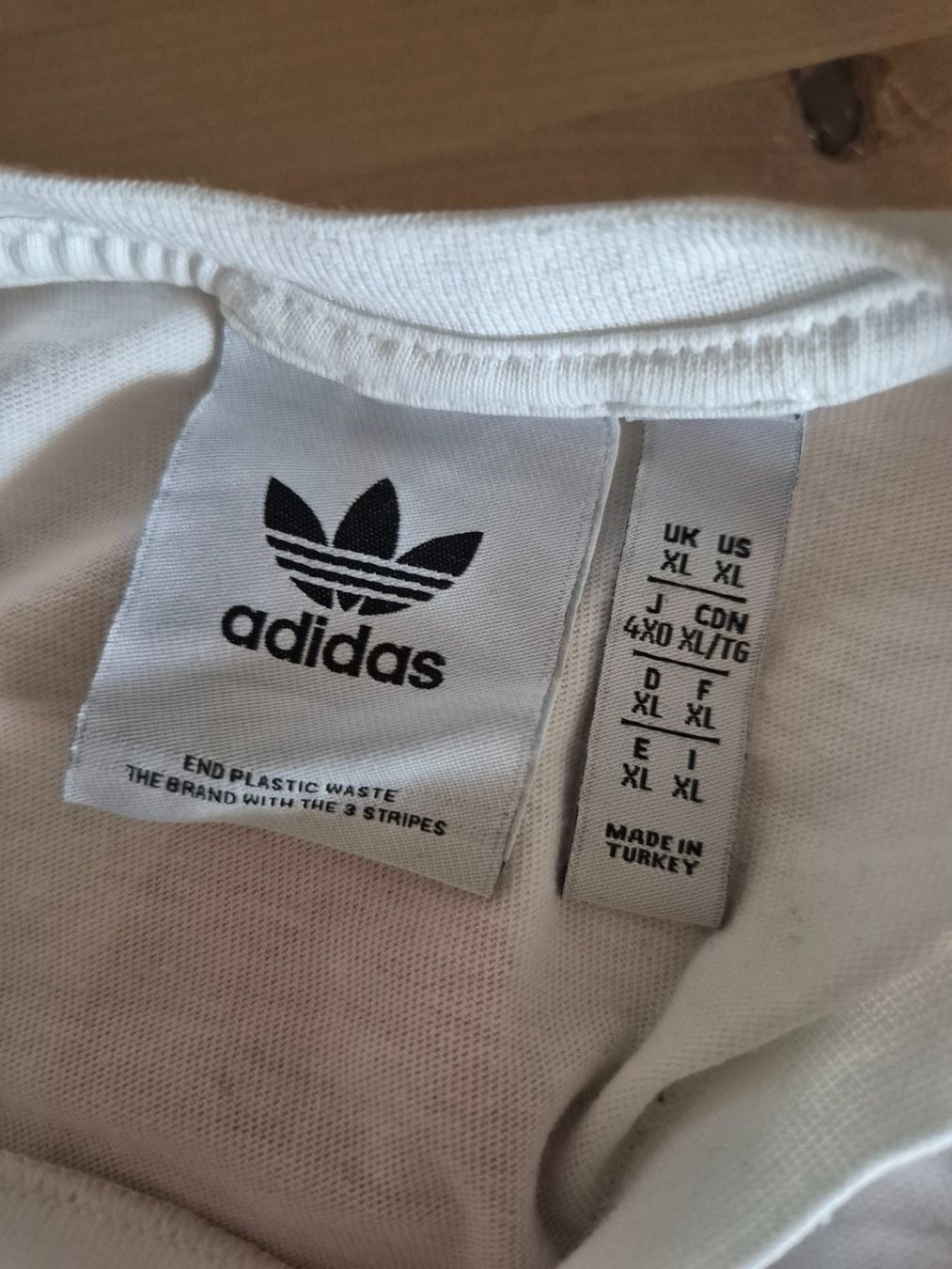 Adidas T-shirt: Adidas oversized T-Shirt "Berlin" – Usato da Trogen venduto da Monk3yWear 2