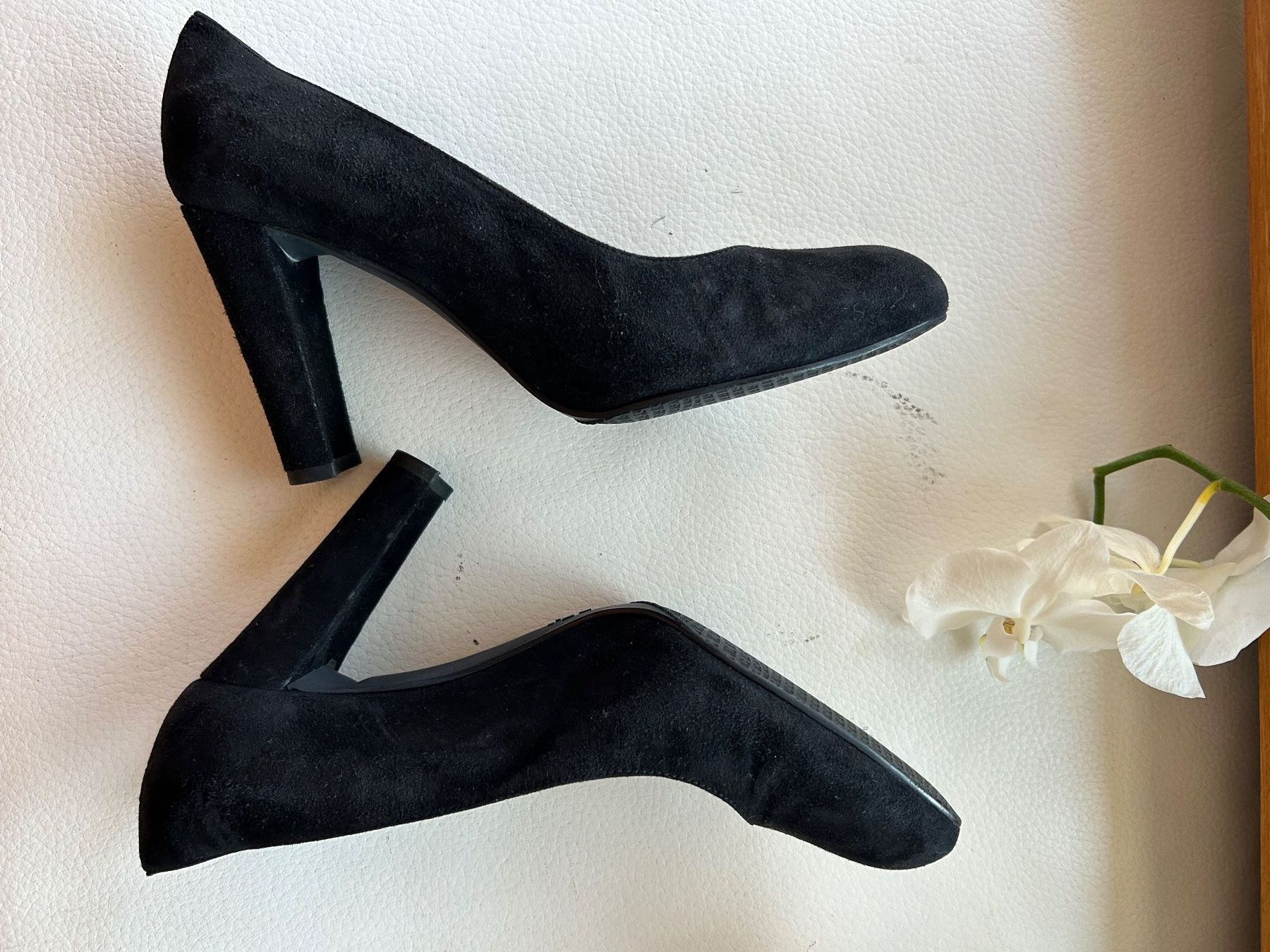 Stuart Weitzman Damenschuhe: Stuart Weitzman suede heels (37) – Gebraucht aus Rüschlikon von Tey_sl 3