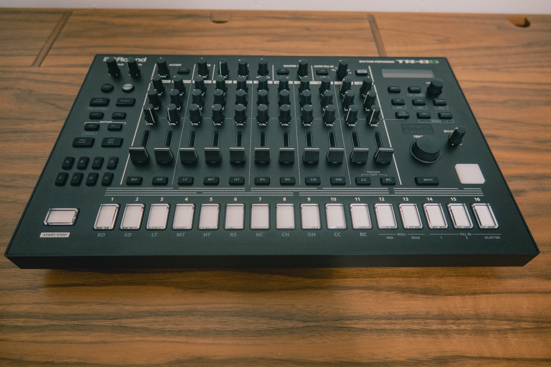 Roland Strumenti musicali: Roland TR-8S – Usato da Luzern venduto da me9_9h8x 1