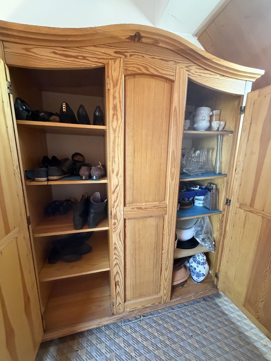Armoires: Bauernschrank tanne  – D'occasion à Basel par two_n27b