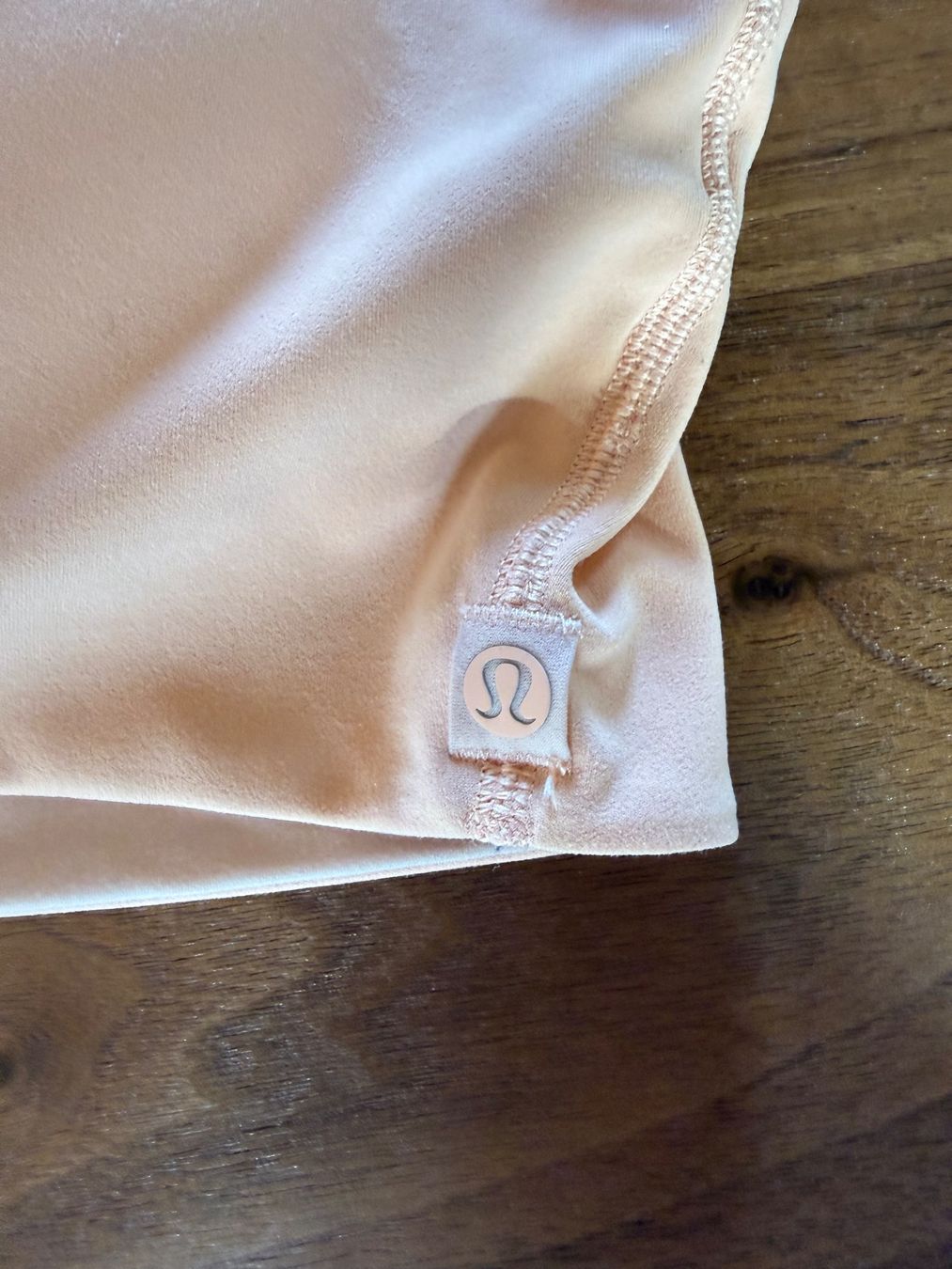 Lululemon Top: Lululemon Sport-Bra in hellem "peach" – Usato da Brütten venduto da Bettina_07 2