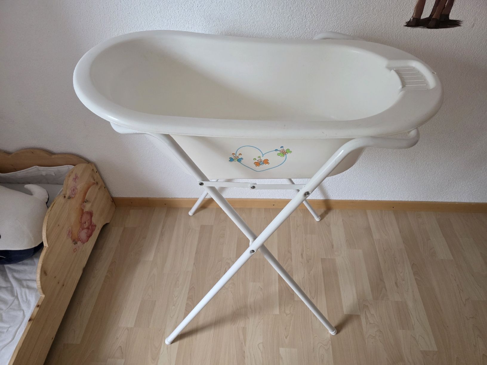 Tout pour le bain: Babybadewanne mit Ständer – D'occasion à Schübelbach par Emilia_01 2