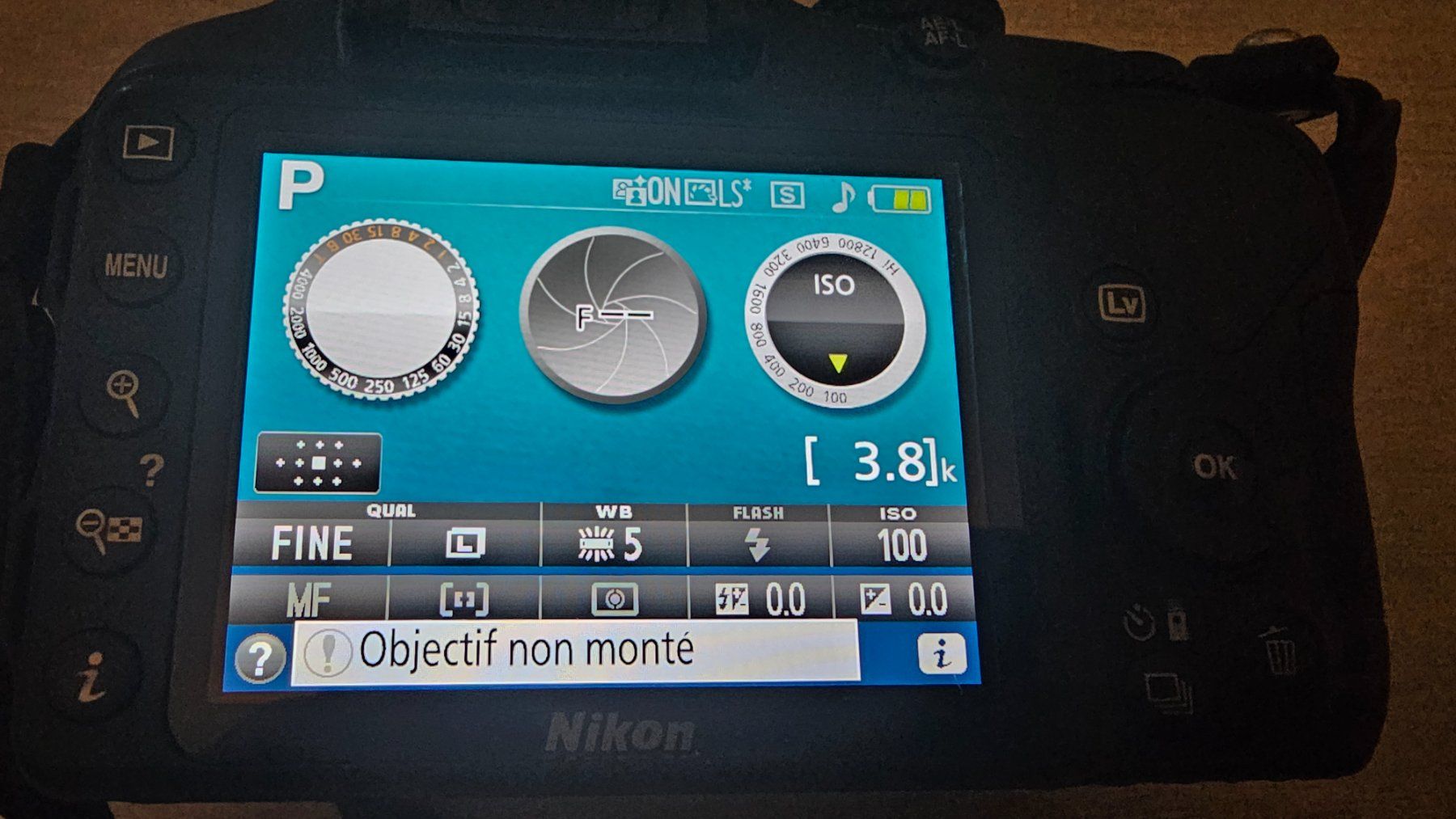 Nikon Fotocamera: Nikon D3300 body - 4290 déclenchements – Usato da Thônex venduto da Jan-Nemar 3