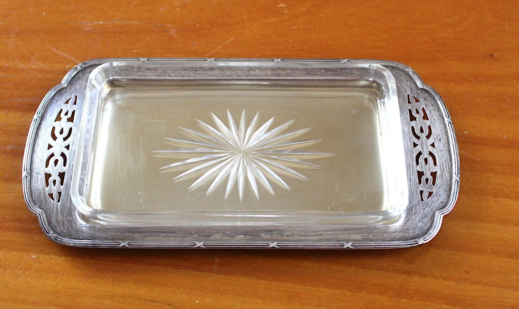 Set di piatti: Vintage Butterservierglasplatte mit Versilberten Tablett – Usato da Locarno venduto da fripui 6