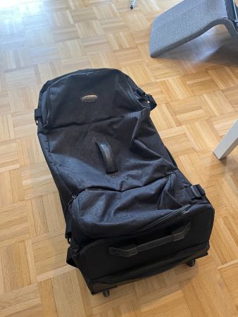 Dakine Rollkoffer (110l)