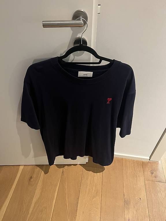 T-shirt: Ami Paris T-Shirt Navy Blau – Usato da Zürich venduto da yll_srq2
