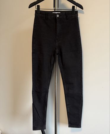 Bershka Jeggings noir, taille 38, en parfait état!