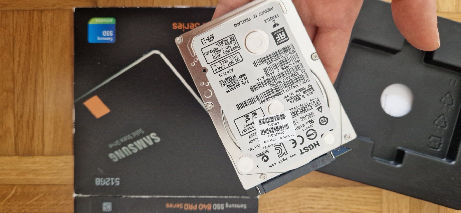 Dischi rigidi: HGST 500GB 2.5" SATA Festplatte – Usato da Basel venduto da y_per_20 1