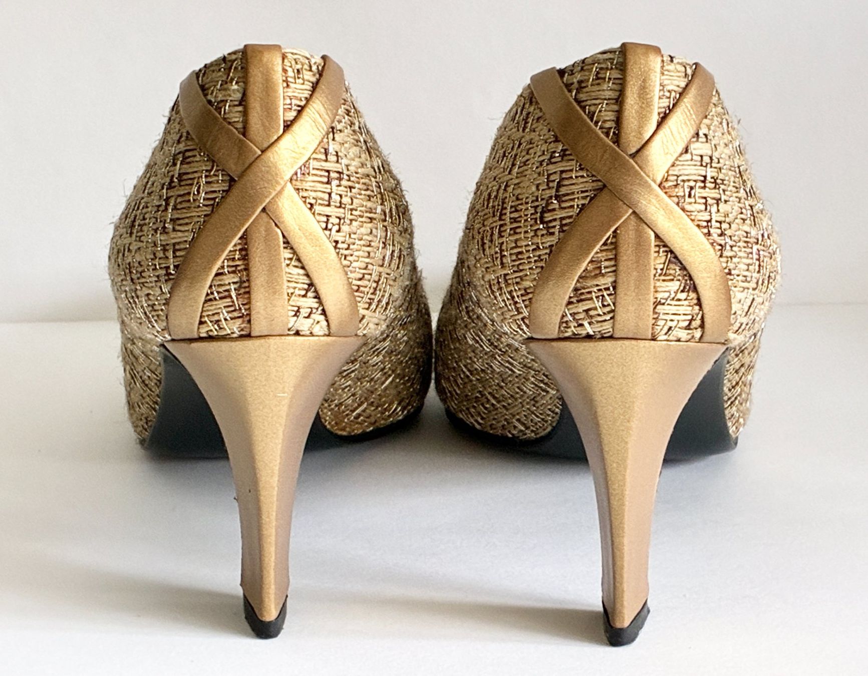 Stuart Weitzman Scarpe da donna: Vintage Pumps von STUART WEITZMAN Textil/Leder – Usato da Kloten venduto da Nephty 1