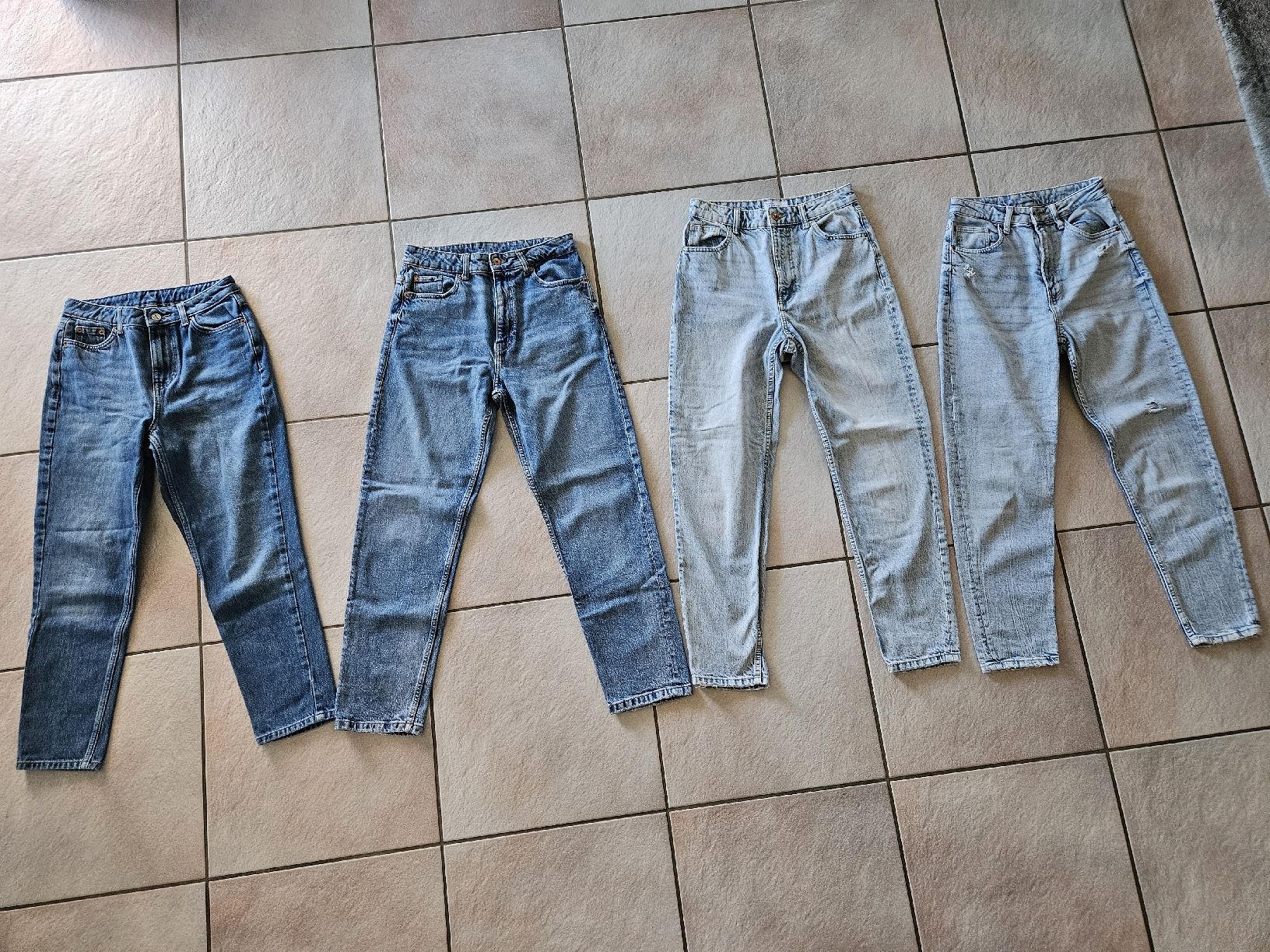 Jeans: Lot jeans taille 36/S – Usato da Vétroz venduto da sas_yln5