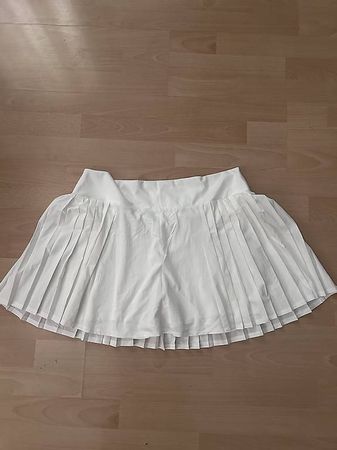 Weisser H&M Sportrock Grösse XL