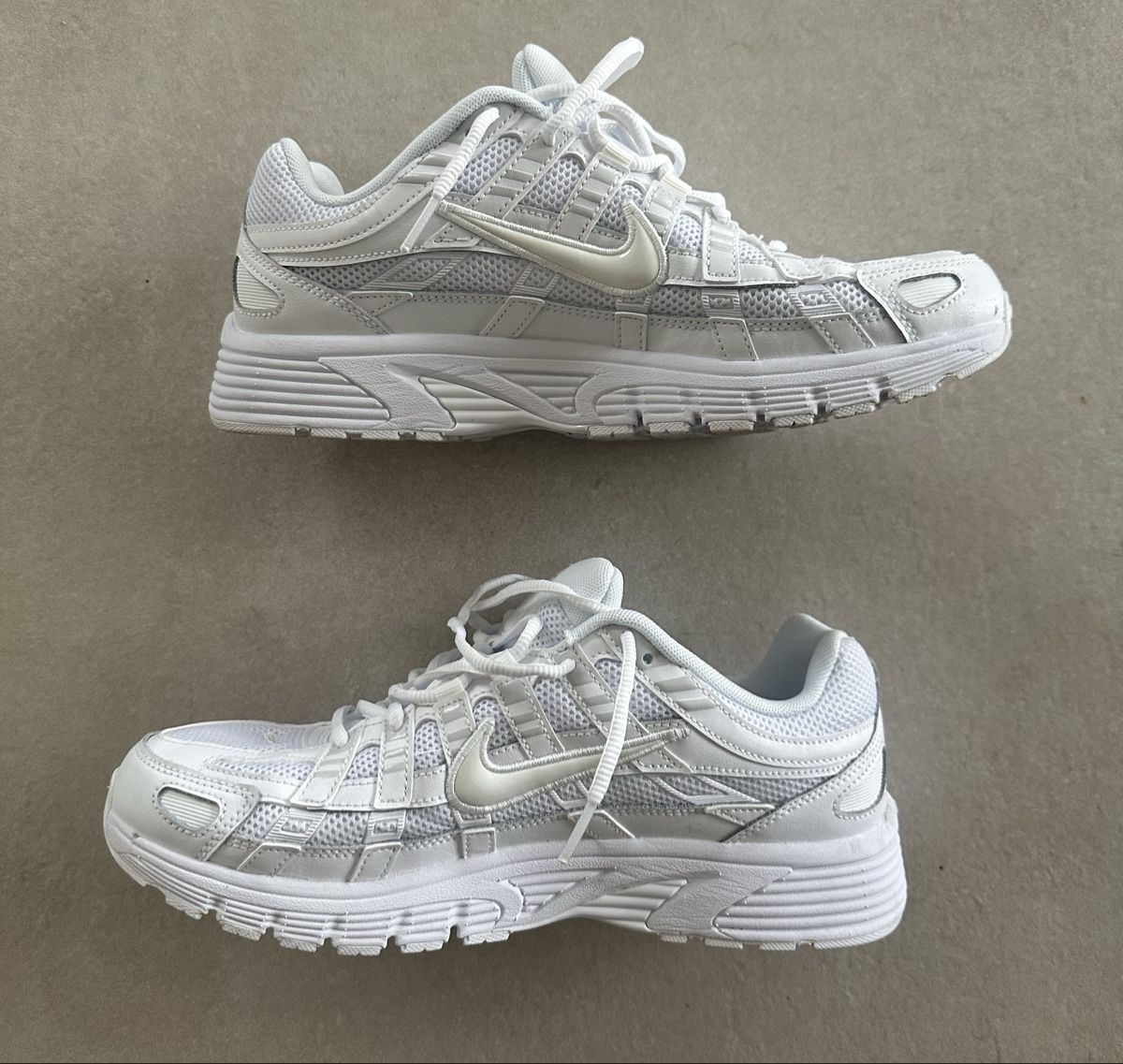 Nike Scarpe da uomo: Baskets Nike blanches 42 – Nuovo (secondo la descrizione) da Sonceboz-Sombeval venduto da lan_lp7g 1