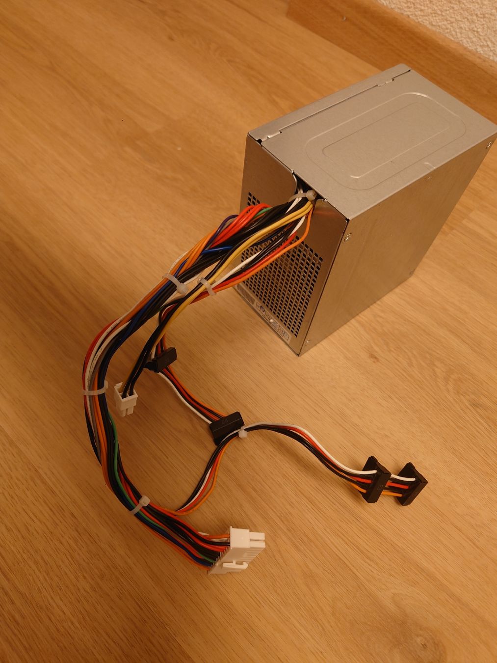 Dell Custodie: Dell H275AM-00 Netzteil - 275W – Usato da Zürich venduto da Almohammed