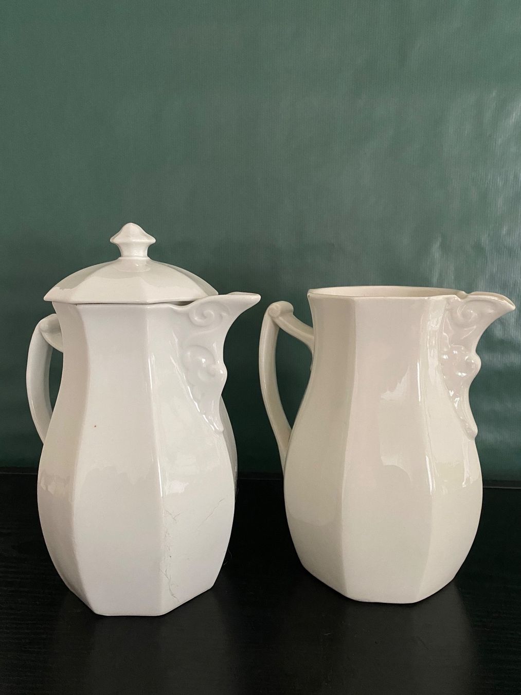 Set di piatti: Antiker Kaffee- + Milchkrug, Set – Usato da Basel venduto da Gundeli-25