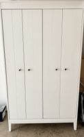 Weisser Kleiderschrank – 202 × 120 cm