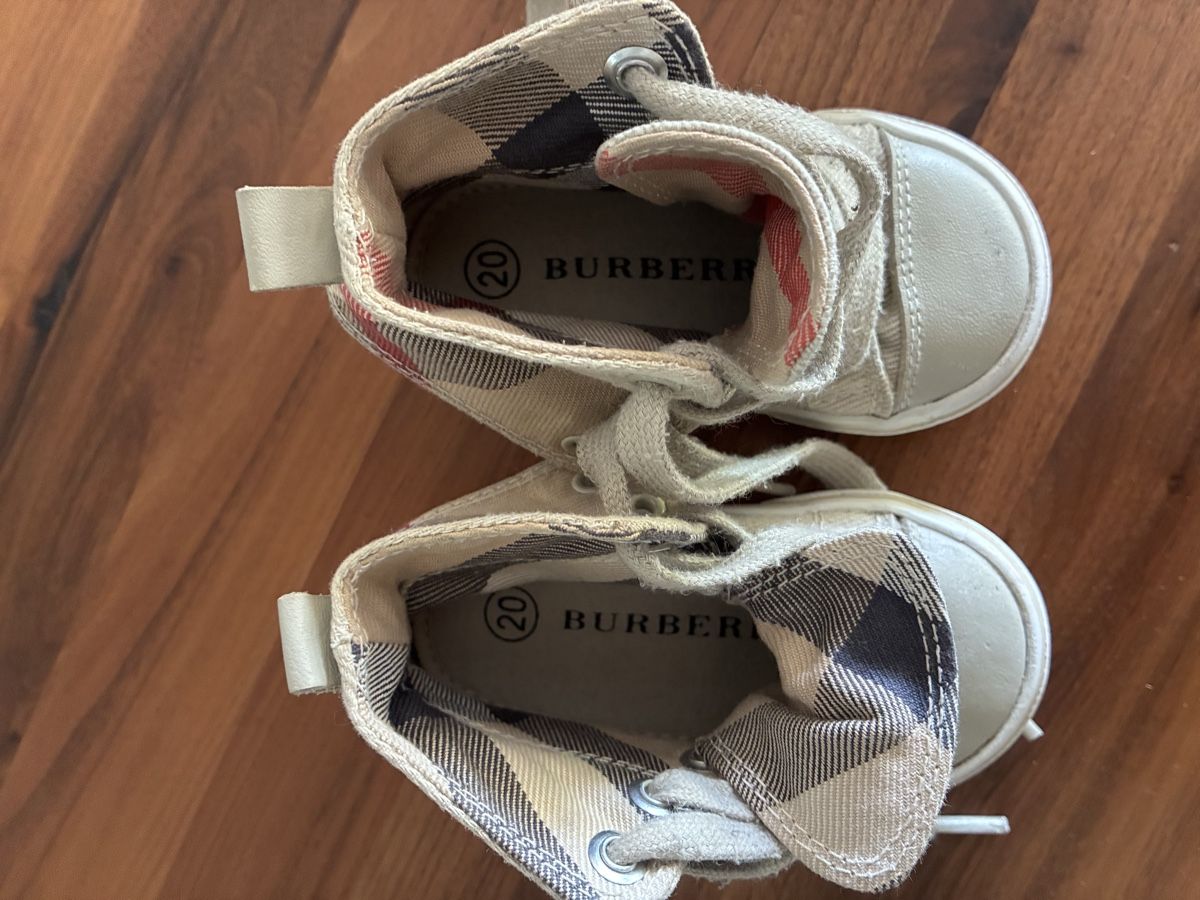 Burberry Scarpe per ragazzi: Burberry Babyschuhe Grösse 20 – Usato da Stallikon venduto da shop100 2