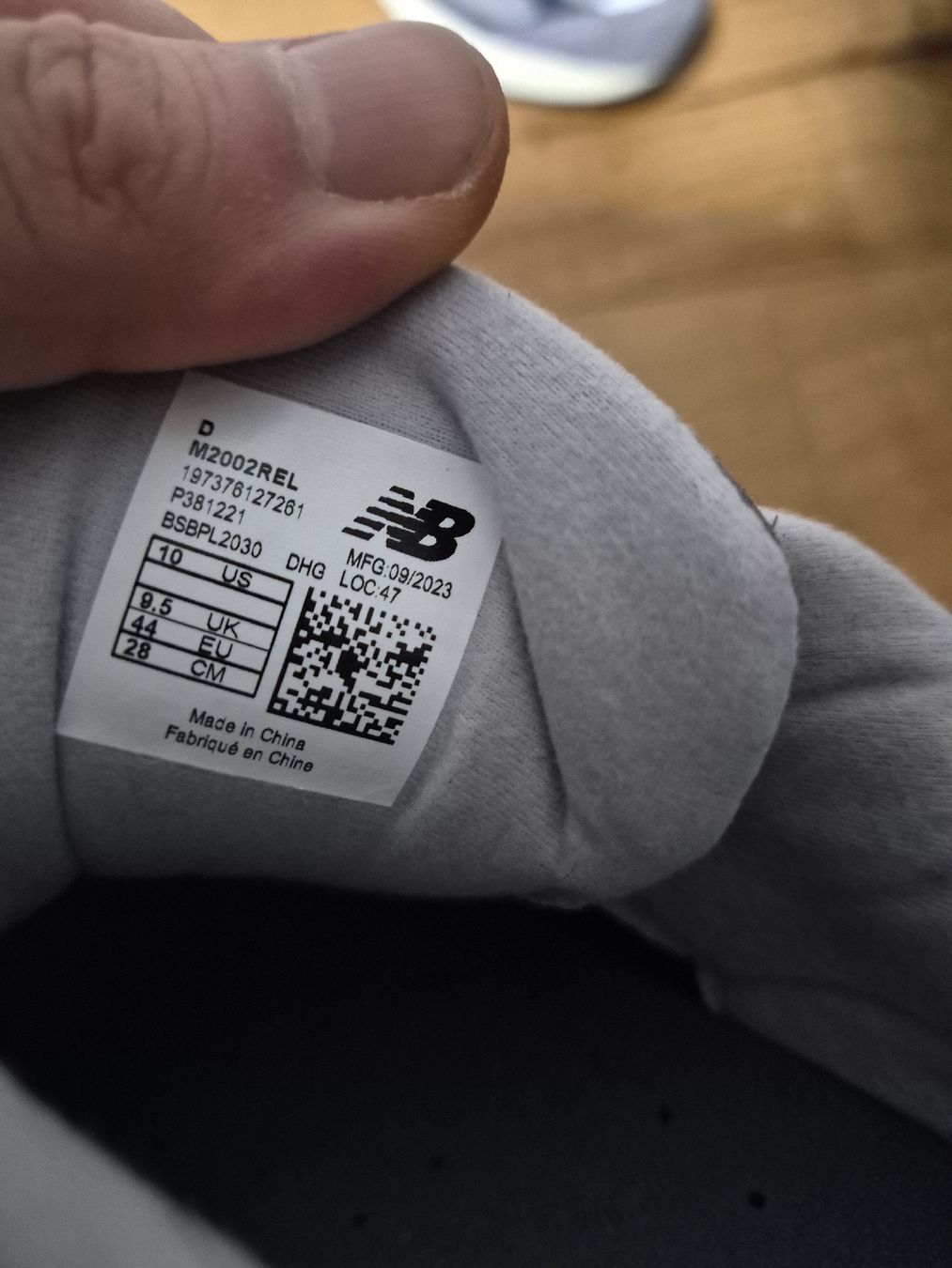 Scarpe da uomo: New Balance 2002 Sneaker grau neu – Nuovo (secondo la descrizione) da Lenzburg venduto da Sam3313 2