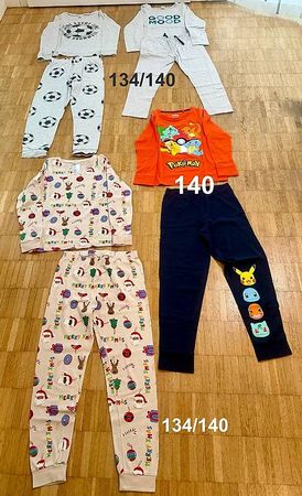 vier Pyjamas Grösse 134/140 und 140