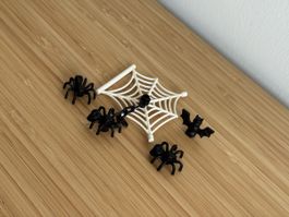 Lego Spinnennetz mit 3 Spinnen und einer Fledermaus
