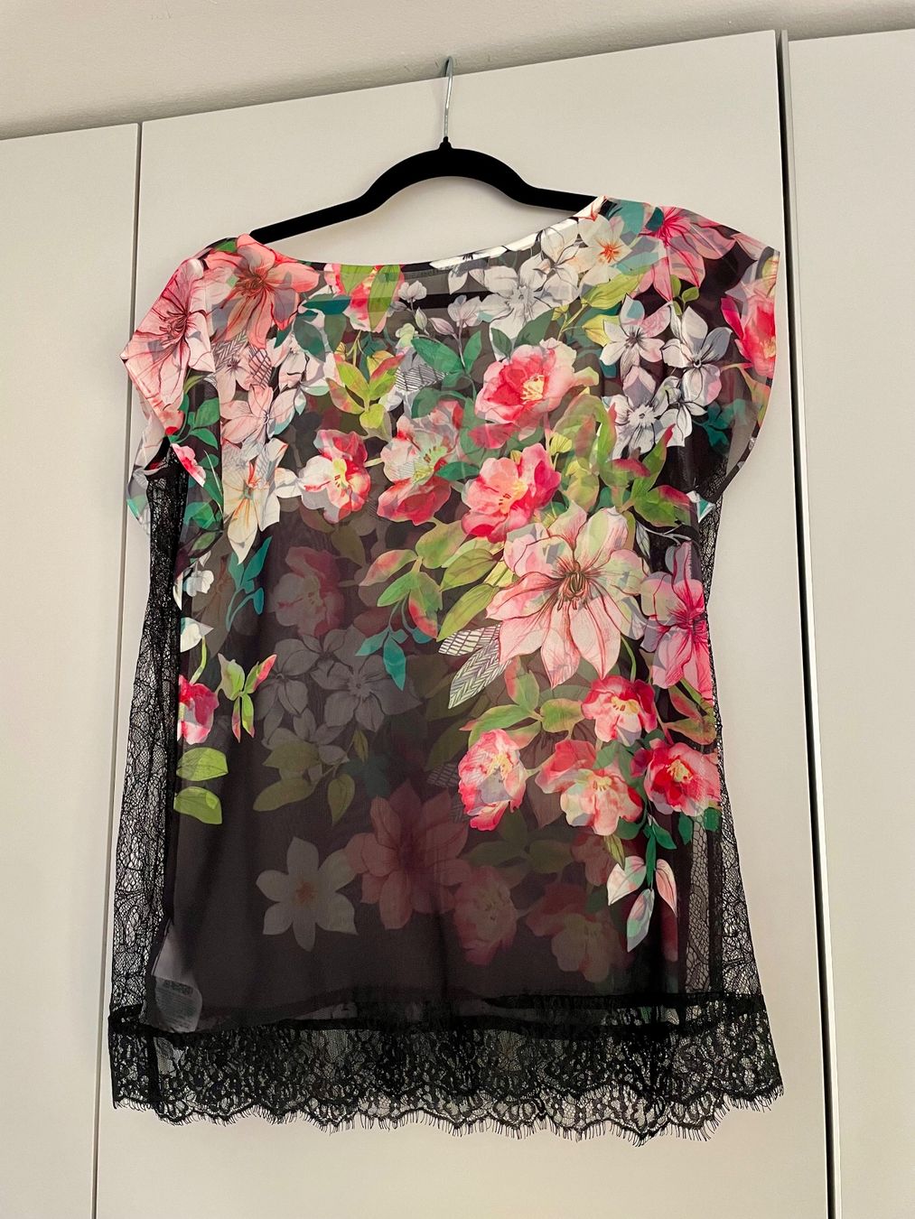 Guess Camicette: Bluse mit Blumenmuster und Spitze – Usato da Küsnacht ZH venduto da Snowflake001 1