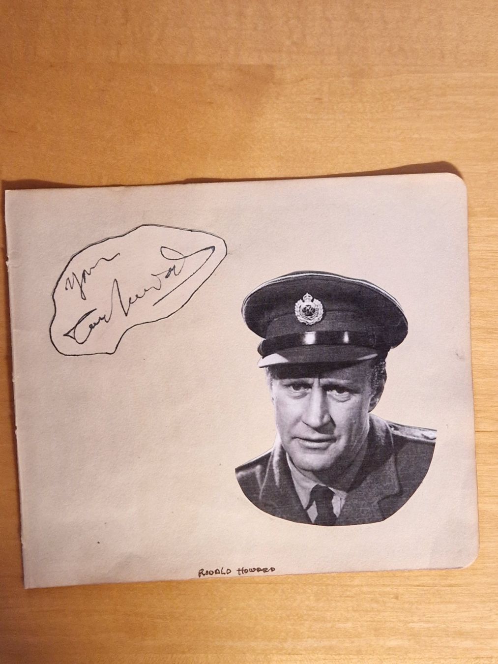 Autografi: Ronald Howard / Robert Morley, Original Autogramme – Usato da Salmsach venduto da Schusoa 1