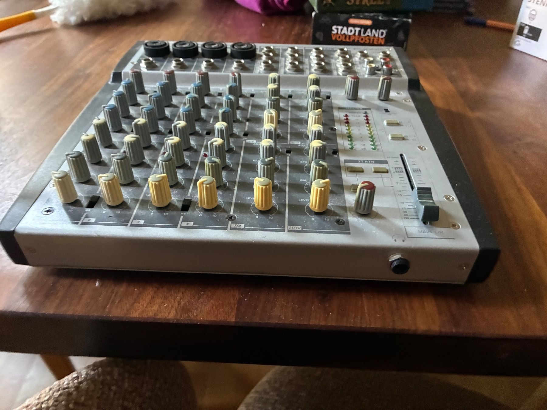Phonic Console di mixaggio: Mischpult Phonic MM1202 gebraucht – Usato da Zürich venduto da Kingcaruso 1