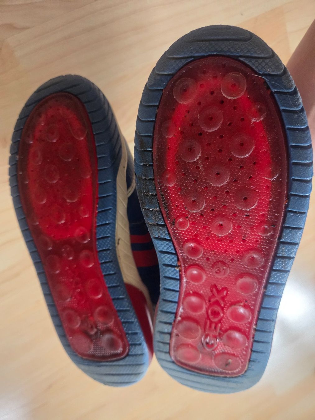 Geox Scarpe per ragazzi: Sneaker Geox mit Licht Gr.31 – Usato da Brienz BE venduto da Bopp77 3