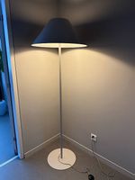 Moderne Stehlampe mit grossem Schirm  175 cm