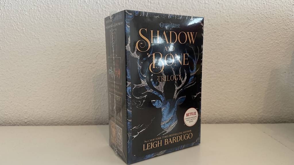 Livres: Shadow and Bone Trilogy von Leigh Bardugo – Neuf avec emballage d'origine à Rain par svenja.mahler 3