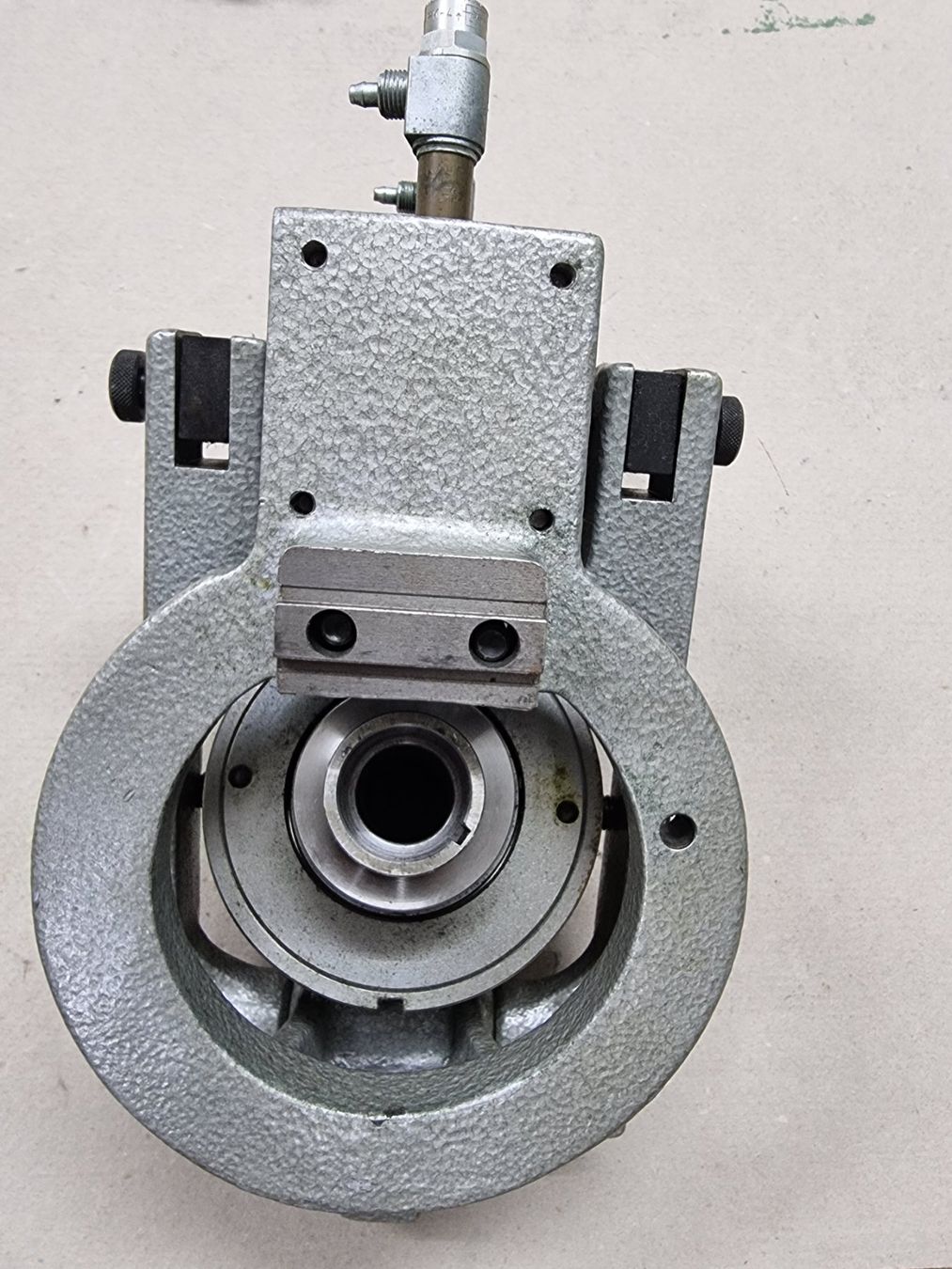Schaublin Altro per industria metallurgica: Pneumatische Spannvorrichtung W20 – Usato da Zihlschlacht venduto da Fan2002 2