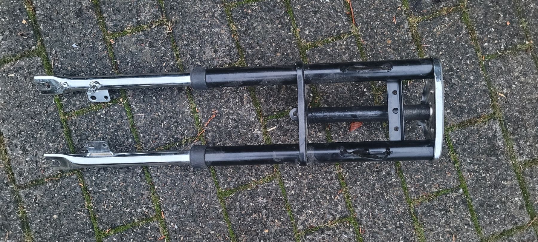 Puch Pièces pour mobylette: Puch Maxi Vordergabel schwarz/Chrom – D'occasion à Huttwil par der.egli_