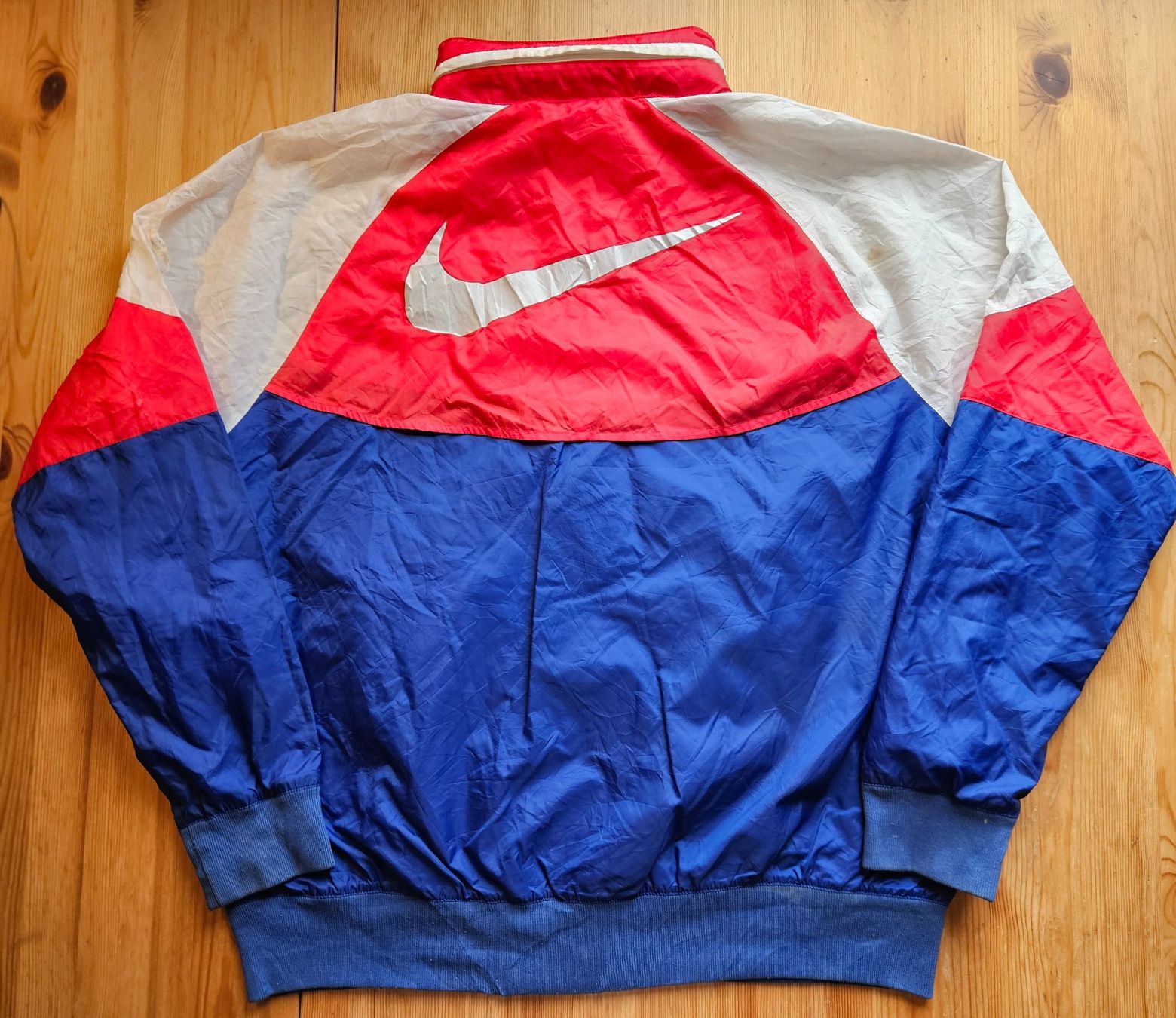 Nike Giacche: Nike Jacke Grösse L Regenjacke – Usato da Hägglingen venduto da United-Village-Trade 5