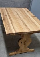 Schöner Tisch aus massiven Holz Tanne