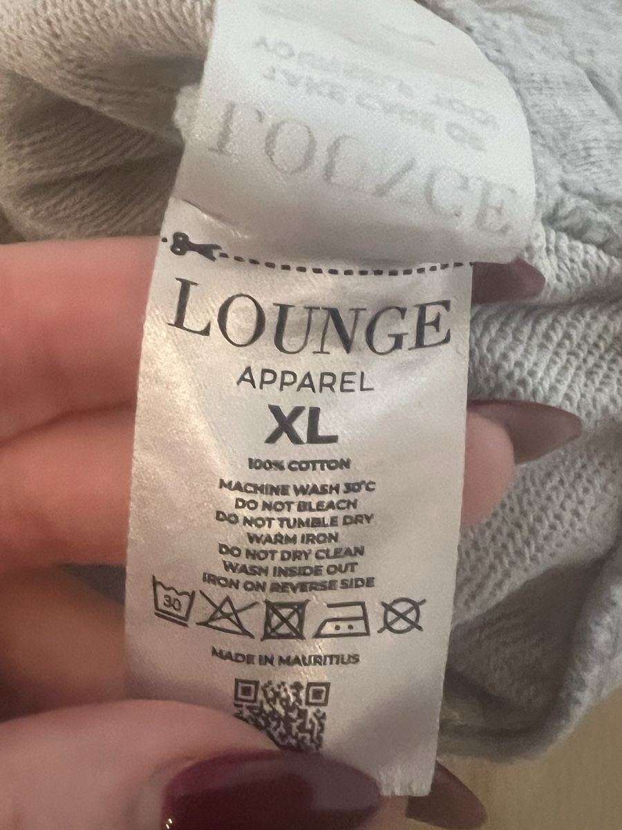 Pulls & Sweat-shirts: Pullover – Neuf (Voir description) à Kirchberg BE par lea_kb6y 2