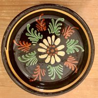 Rustikale Vintage Keramik Schale, braun, Blumenmotiv