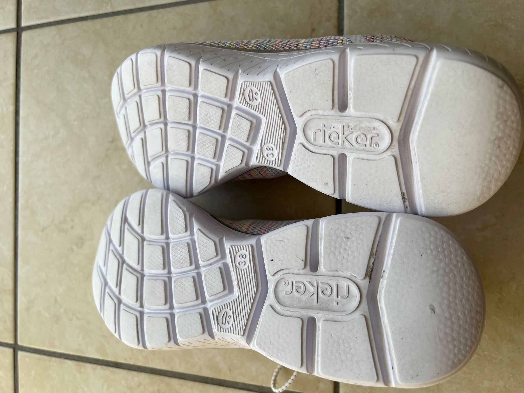Skechers Scarpe da donna: Scarpe Rieker 38 donna – Usato da Faido venduto da Manuela86 3