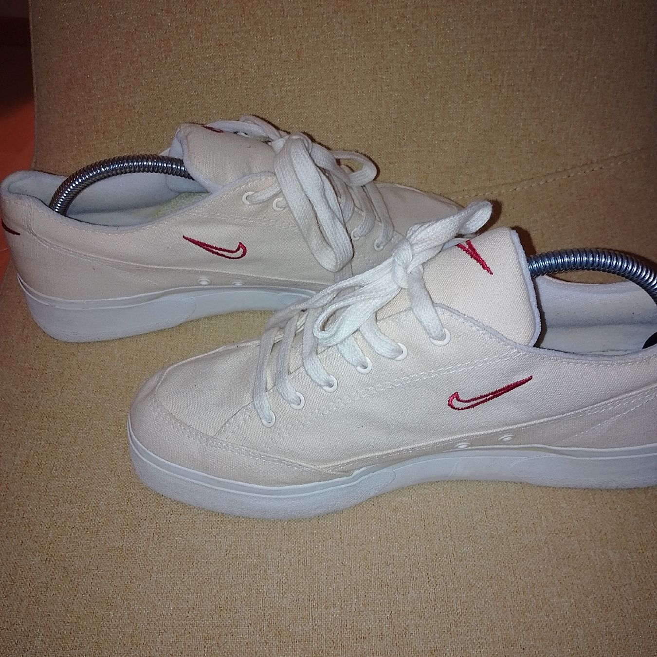 Nike Scarpe da uomo: Nike Killshot Vintage Sneaker, Canvas beige/rot – Usato da Uznach venduto da EMaria83 2