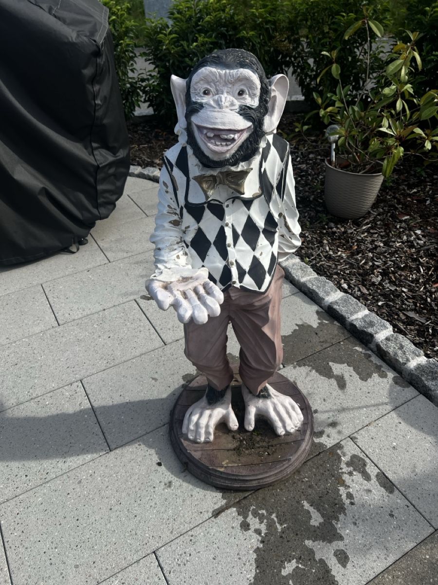 Tutte le decorazioni: Affenfigur im lustigen Gewand, Gartendeko Frühling – Usato da Badzurzach venduto da Sternen88