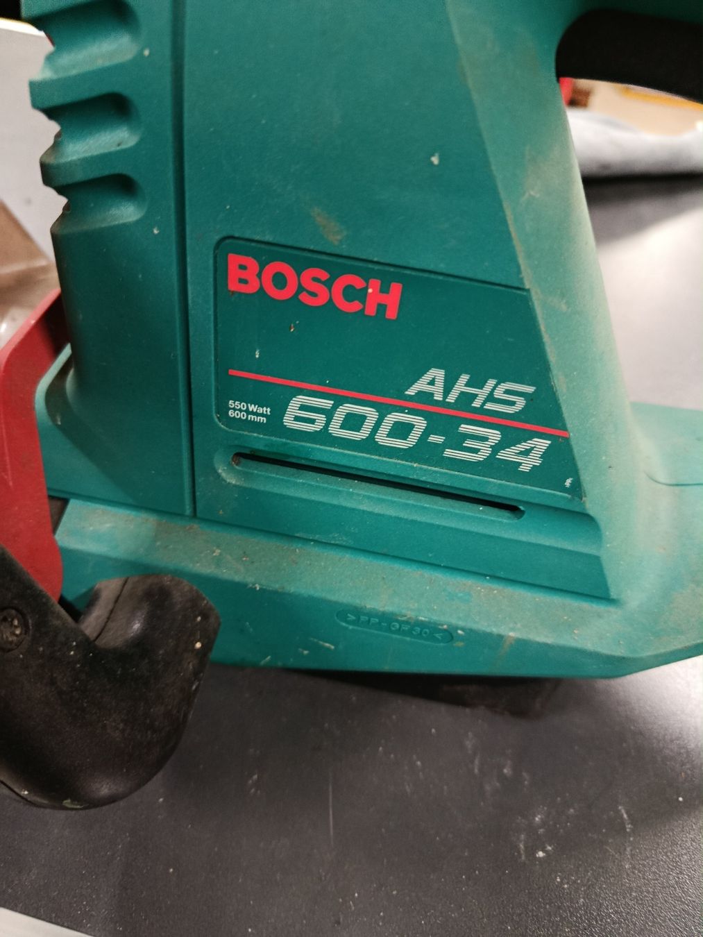 Bosch Tutti gli attrezzi: taille haie bosh – Usato da Orbe venduto da 66route 1
