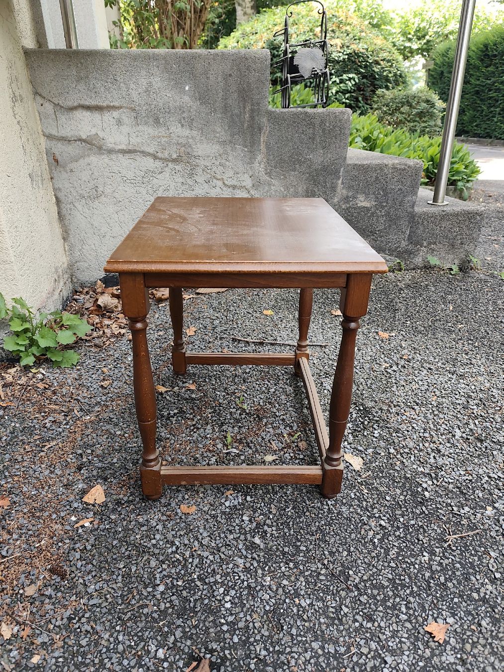 Tavoli: Antiker Beistelltisch – Usato da Küssnacht am Rigi venduto da DB_Shop 1
