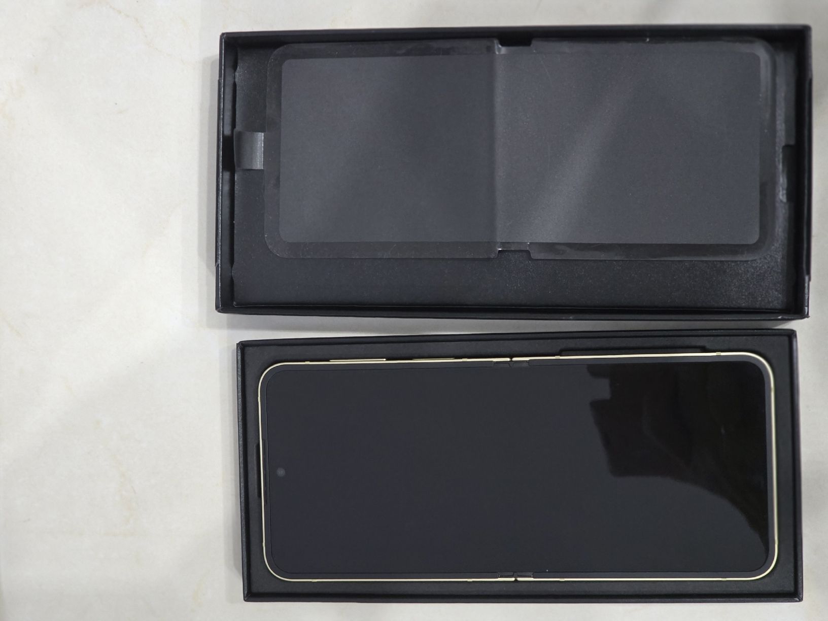 Samsung Handys / Smartphones: Samsung Z Flip 6 – Neu und originalverpackt aus Formangueires von fab_q6h8 3