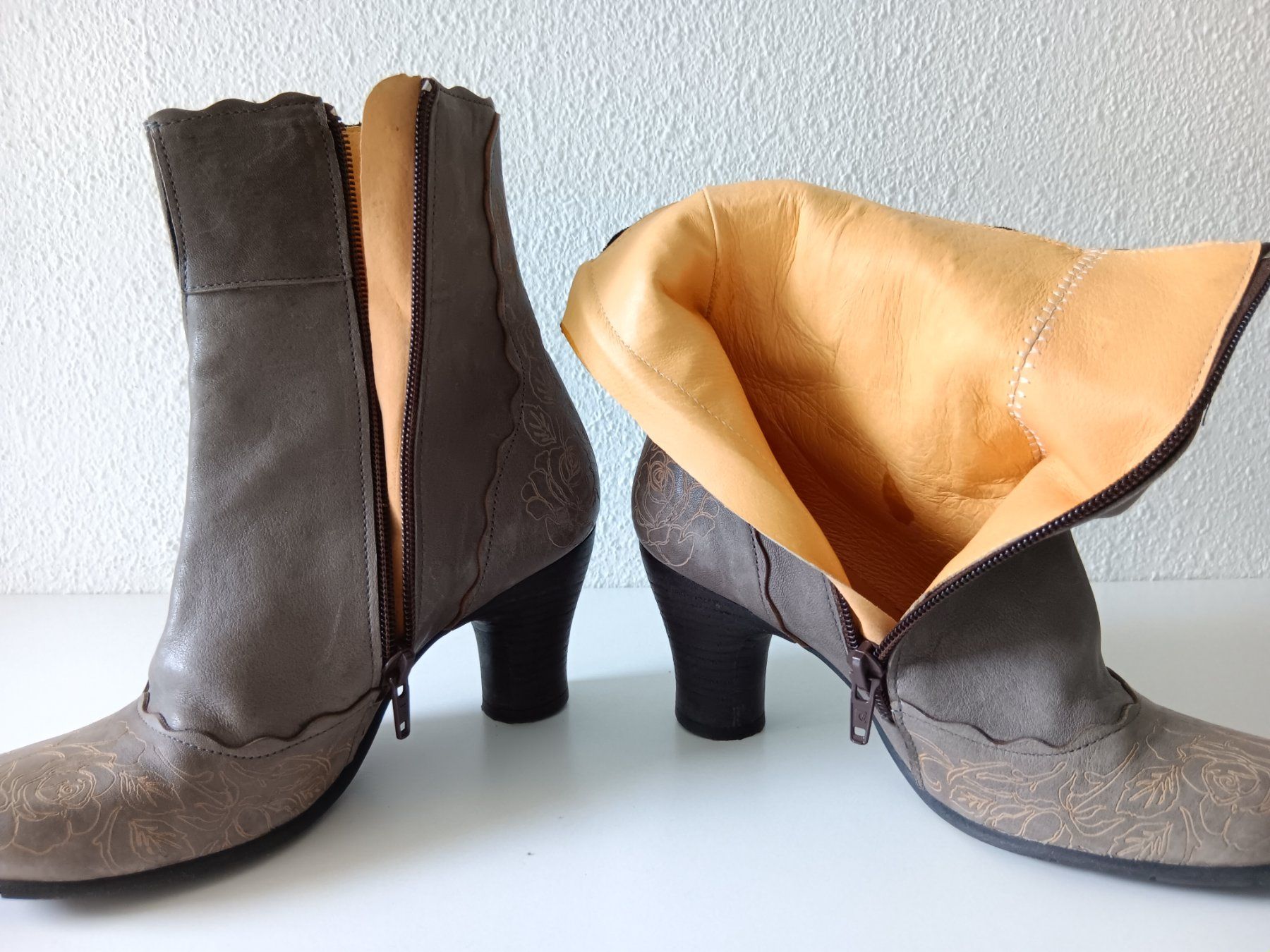 Scarpe da donna: GOLD BUTTON Bottines / Stiefeletten pointure / Nummer 35 – Usato da Cossonay-ville venduto da Super-Price-Quality 5